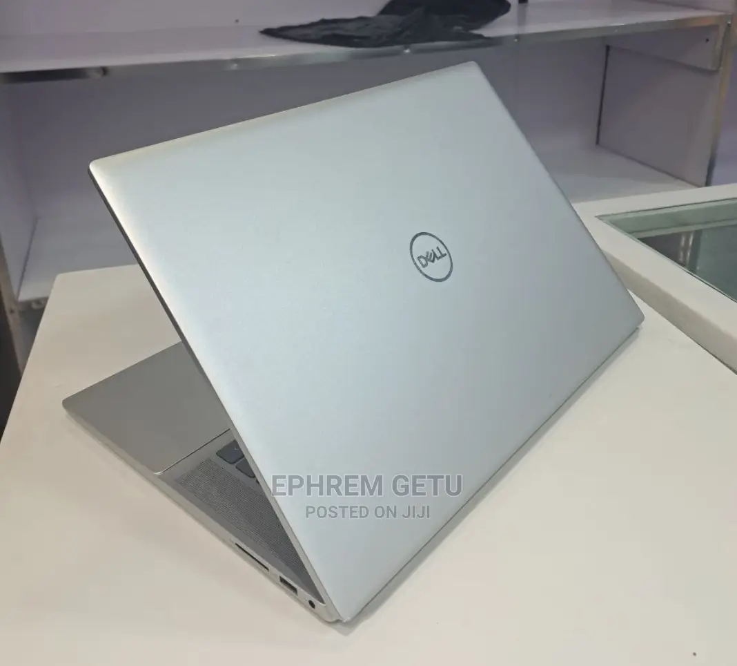 New Laptop Dell Inspiron 15 16GB Intel Core I7 SSD 1T