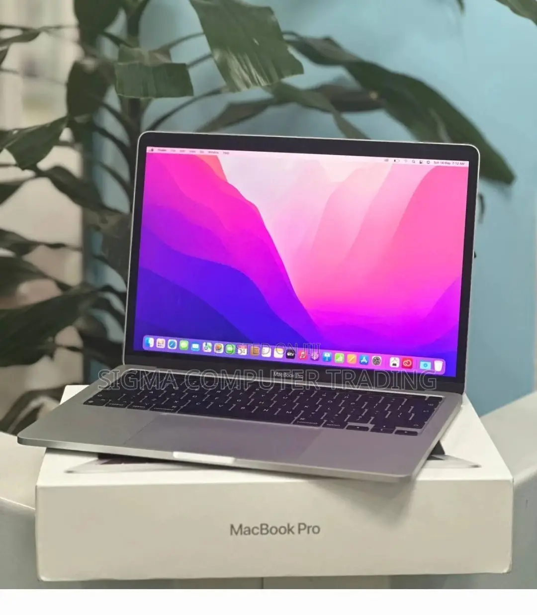 New Laptop Apple MacBook Pro 2022 M2 8GB Apple M2 SSD 256GB