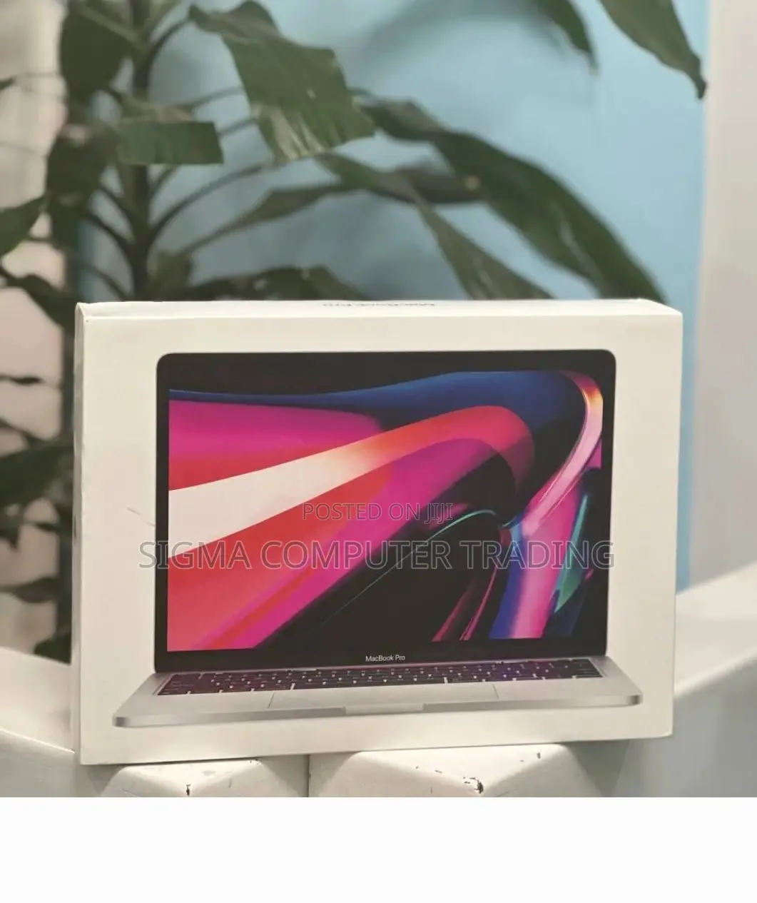 New Laptop Apple MacBook Pro 2022 M2 8GB Apple M2 SSD 256GB