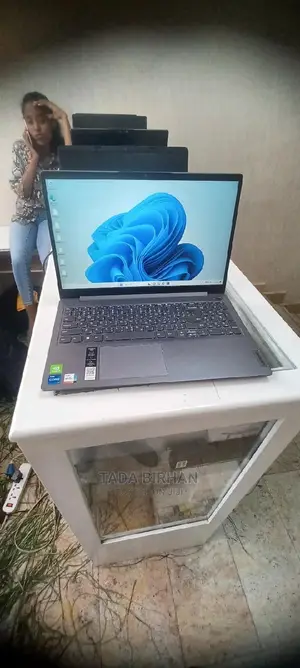 New Laptop Lenovo Ideapad 3 8GB Intel Core I5 SSD 256GB