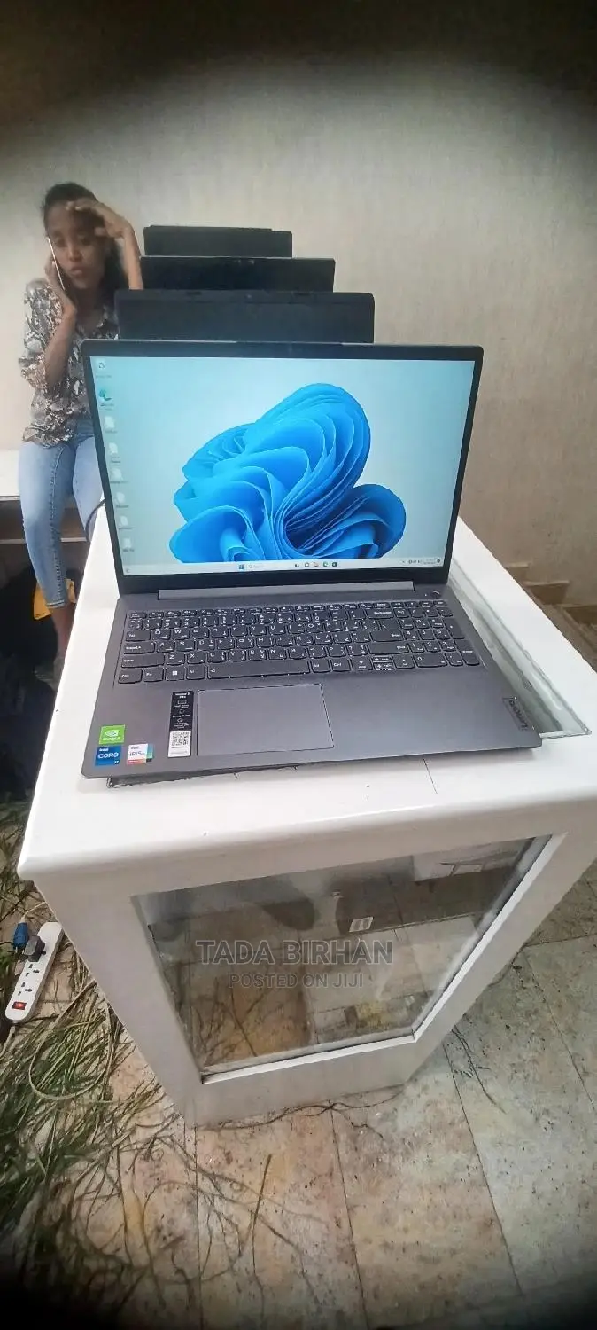 New Laptop Lenovo Ideapad 3 8GB Intel Core I5 SSD 256GB