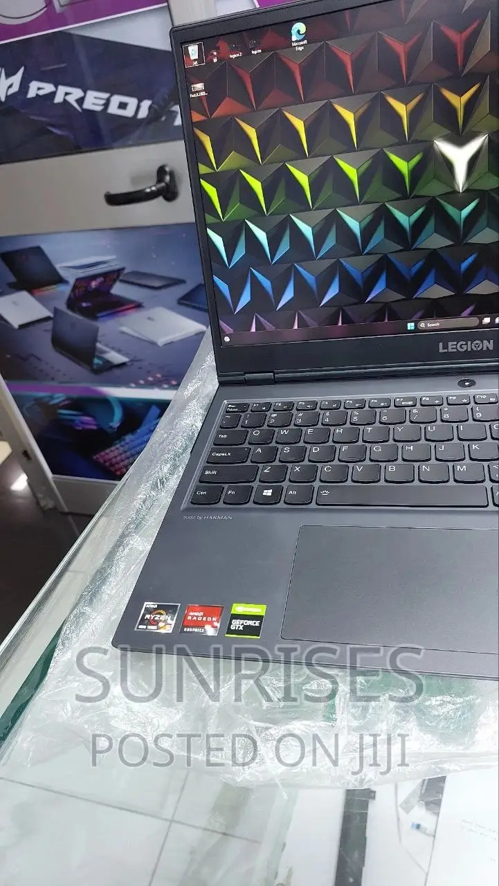 New Laptop Lenovo Ideapad 3 8GB AMD Ryzen 5 HDD+SSD 1.5T