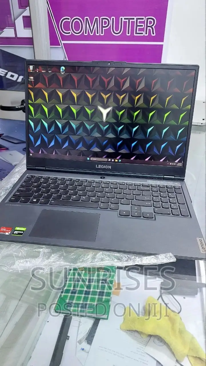 New Laptop Lenovo Ideapad 3 8GB AMD Ryzen 5 HDD+SSD 1.5T