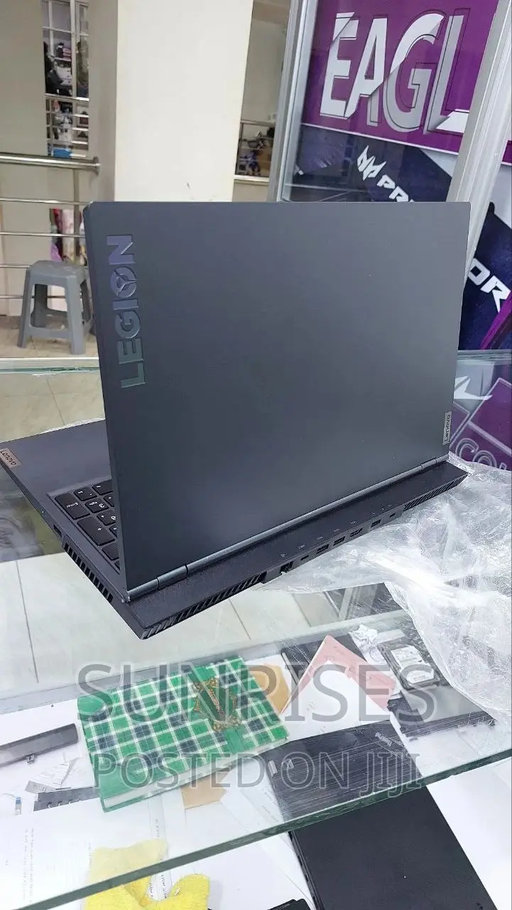 New Laptop Lenovo Ideapad 3 8GB AMD Ryzen 5 HDD+SSD 1.5T