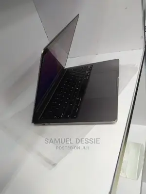 Photo - New Laptop Apple MacBook Pro 2020 16GB Intel Core I5 SSD 1T