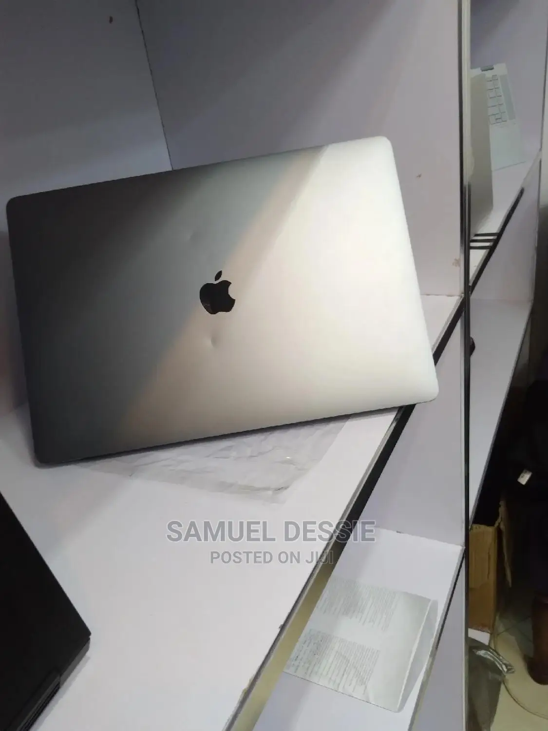 New Laptop Apple MacBook Pro 2019 16GB Intel Core I7 SSD 512GB