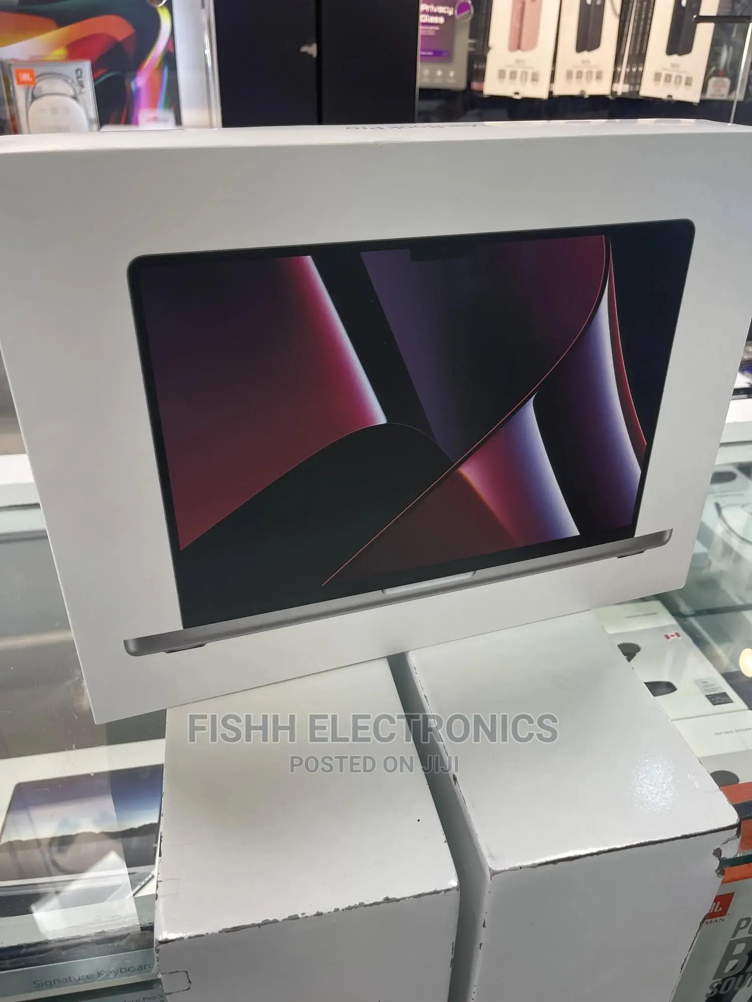 New Laptop Apple MacBook Pro 2023 M2 16GB Apple M2 SSD 512GB