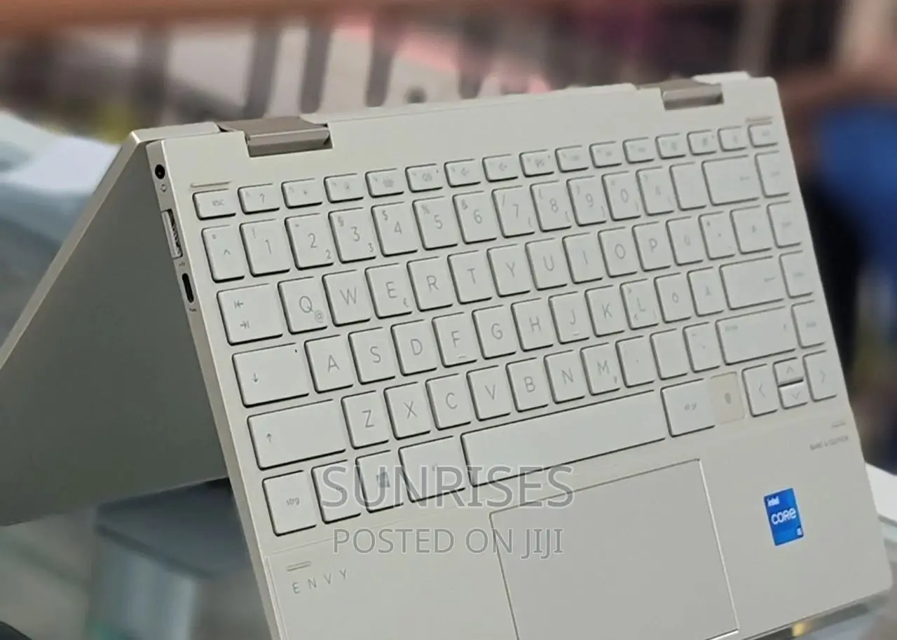 New Laptop HP Envy X360 8GB Intel Core I5 SSD 512GB