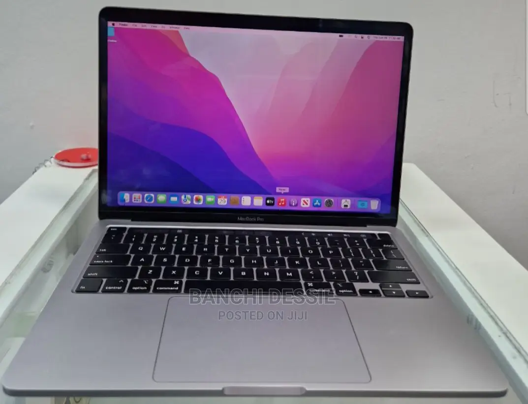 New Laptop Apple MacBook Pro M1 8GB Apple M1 Pro SSD 256GB