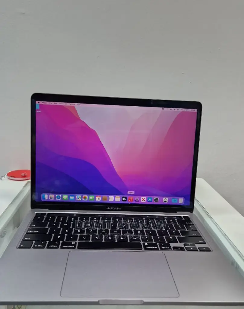 New Laptop Apple MacBook Pro 2020 M1 8GB Apple M1 SSD 256GB