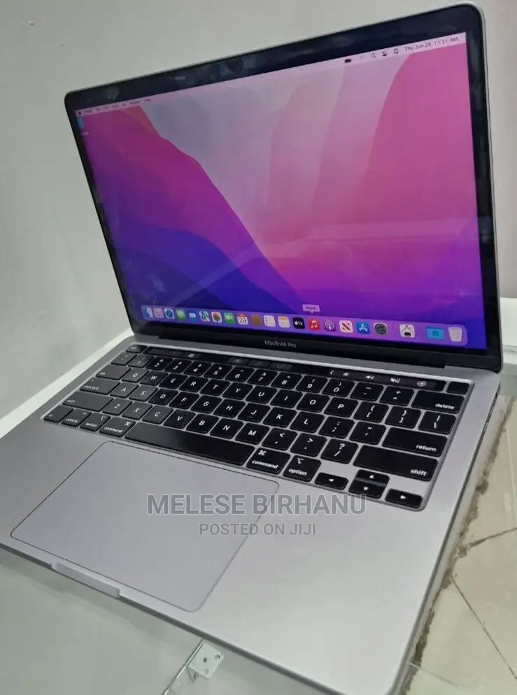 New Laptop Apple MacBook Pro M1 8GB Intel Core I5 SSD 256GB