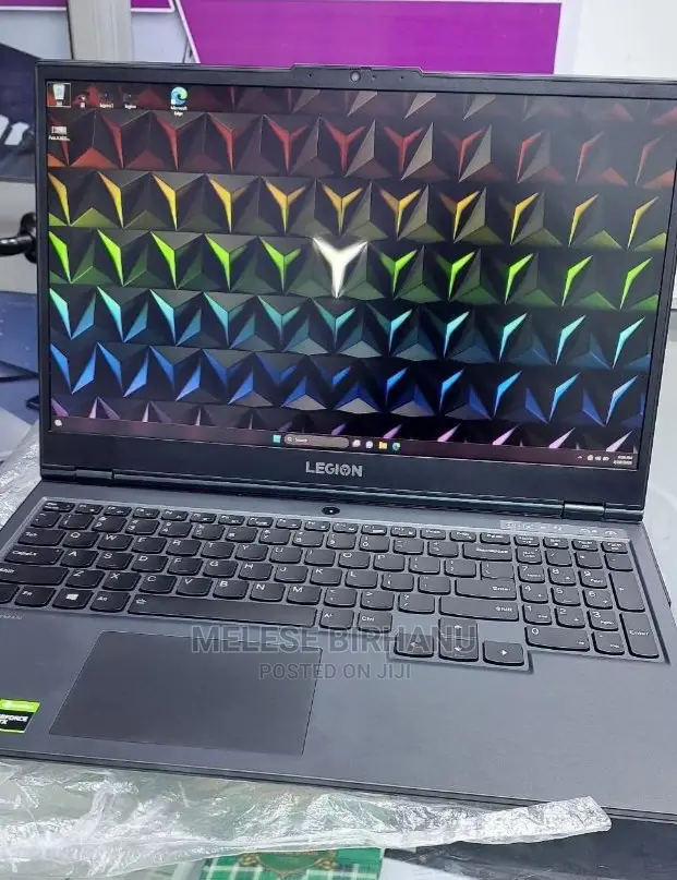 New Laptop Lenovo Legion 5 8GB AMD Ryzen 5 SSHD+SSD 512GB