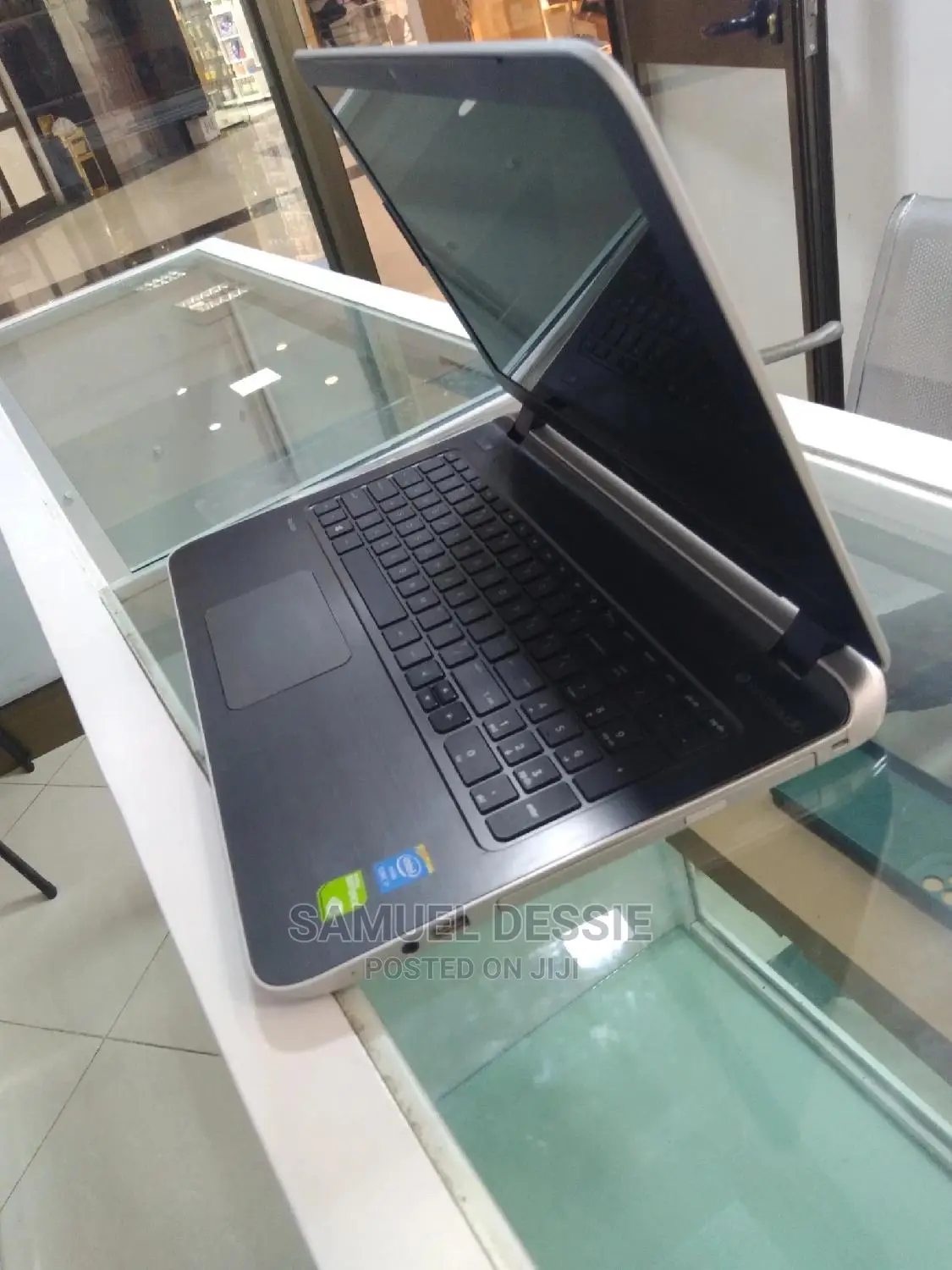 New Laptop HP Pavilion 15 8GB Intel Core I7 HDD 1T