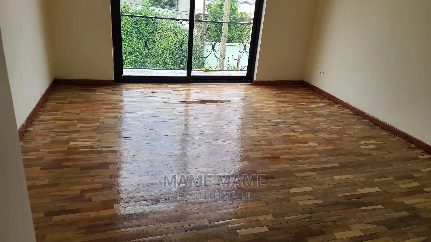 5bdrm House in Addis Abeba, Bole for sale