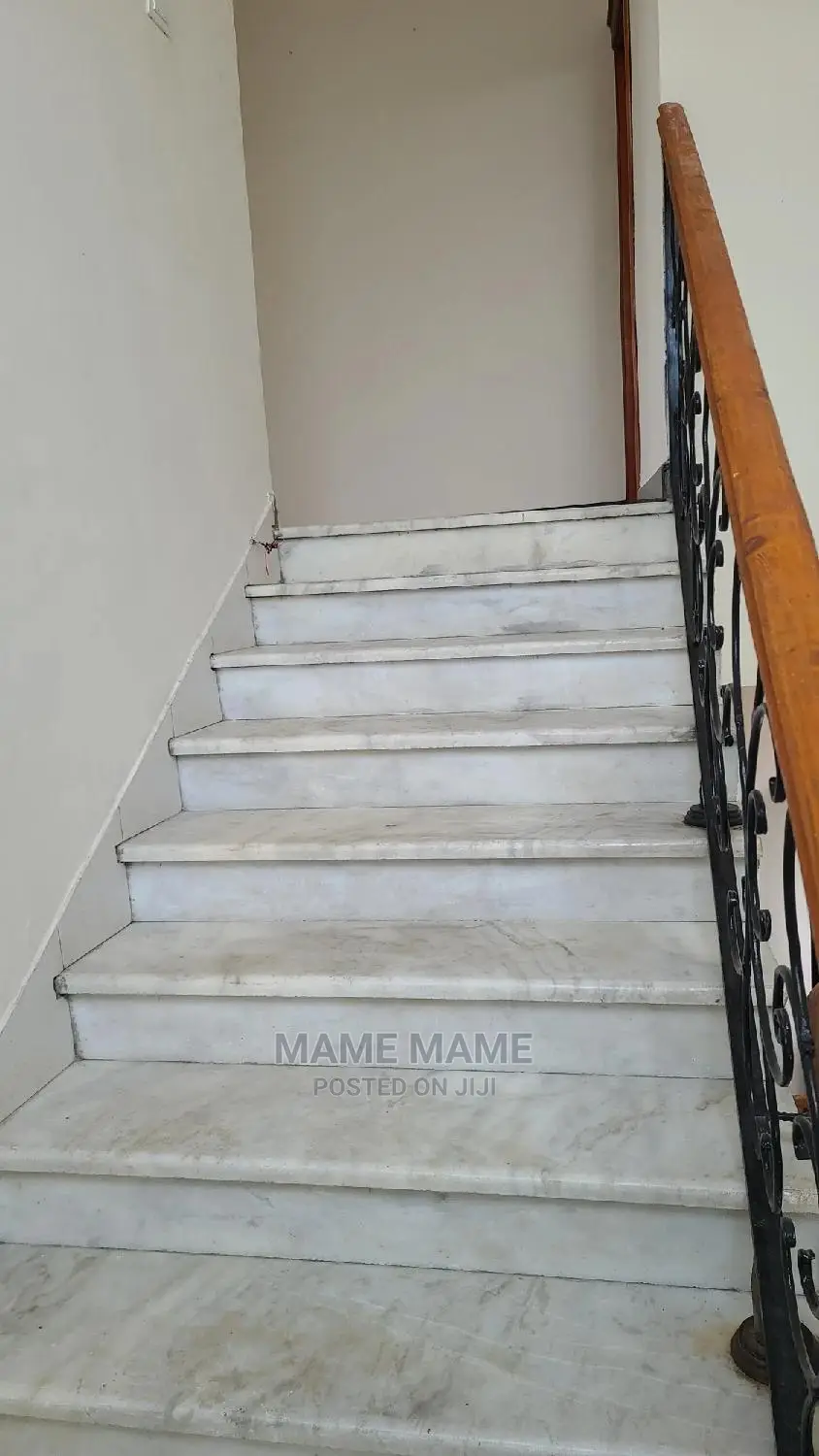 5bdrm House in Addis Abeba, Bole for sale