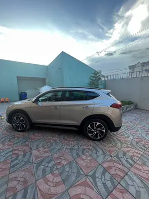 Hyundai Tucson Sport AWD 2020 Gold