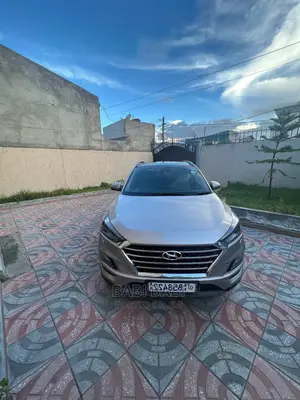 Hyundai Tucson Sport AWD 2020 Gold