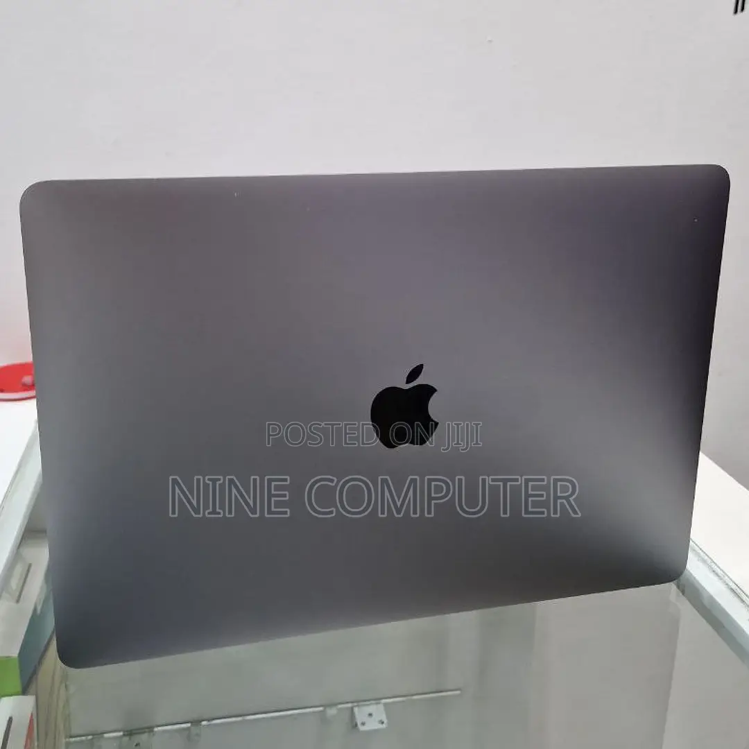 New Laptop Apple MacBook 2020 8GB Apple M1 Pro SSD 256GB