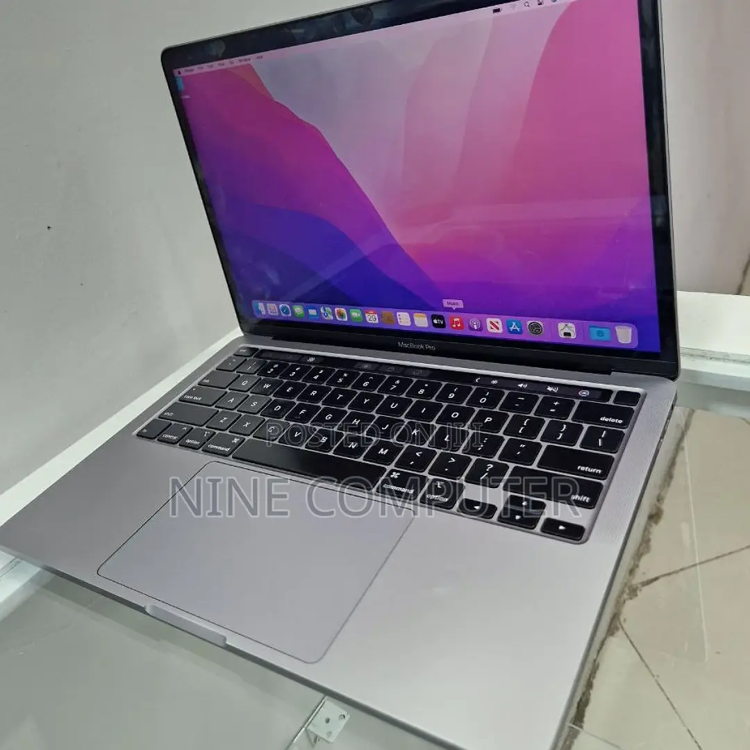 New Laptop Apple MacBook 2020 8GB Apple M1 Pro SSD 256GB