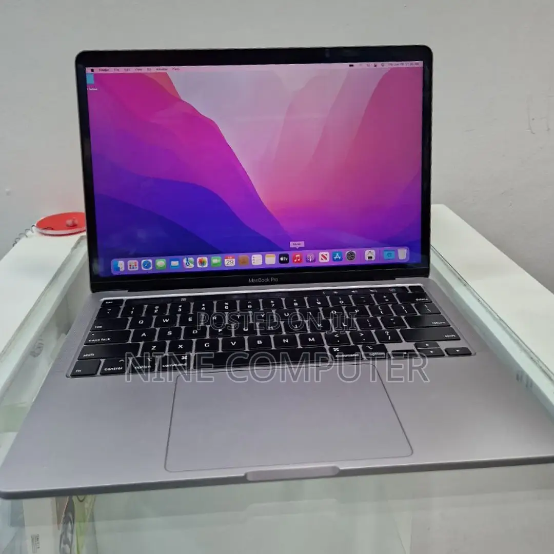 New Laptop Apple MacBook 2020 8GB Apple M1 Pro SSD 256GB