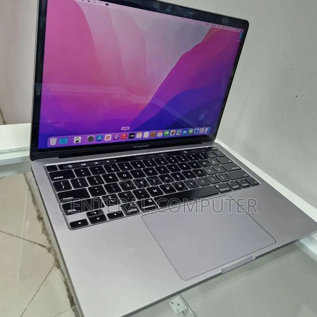 New Laptop Apple MacBook Pro 2019 16GB Intel Core I7 SSD 512GB