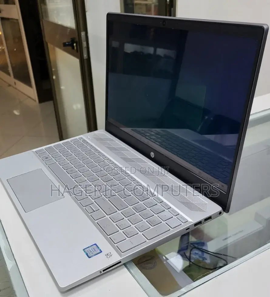 New Laptop HP Pavilion 15 8GB Intel Core I5 HDD 1T