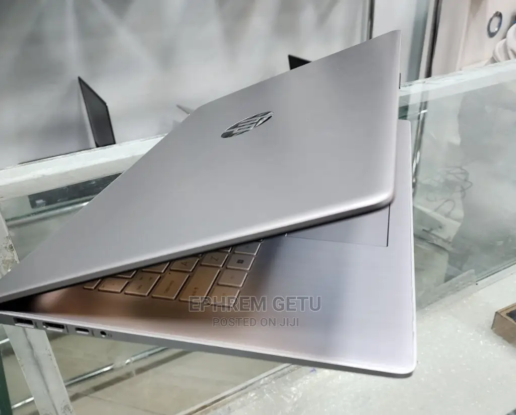 New Laptop HP Stream Notebook 8GB Intel Core I7 SSD 512GB