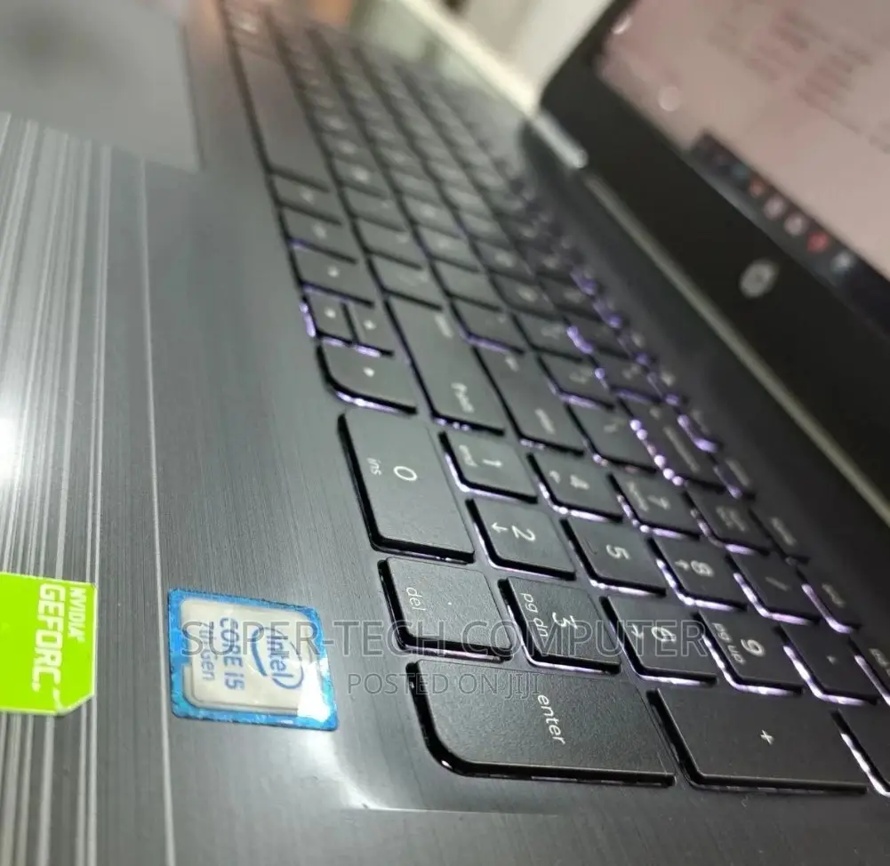 New Laptop HP Pavilion 10 8GB Intel Core I5 HDD 1T