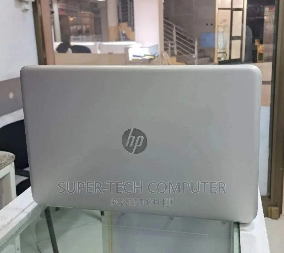 New Laptop HP Pavilion 10 8GB Intel Core I5 HDD 1T