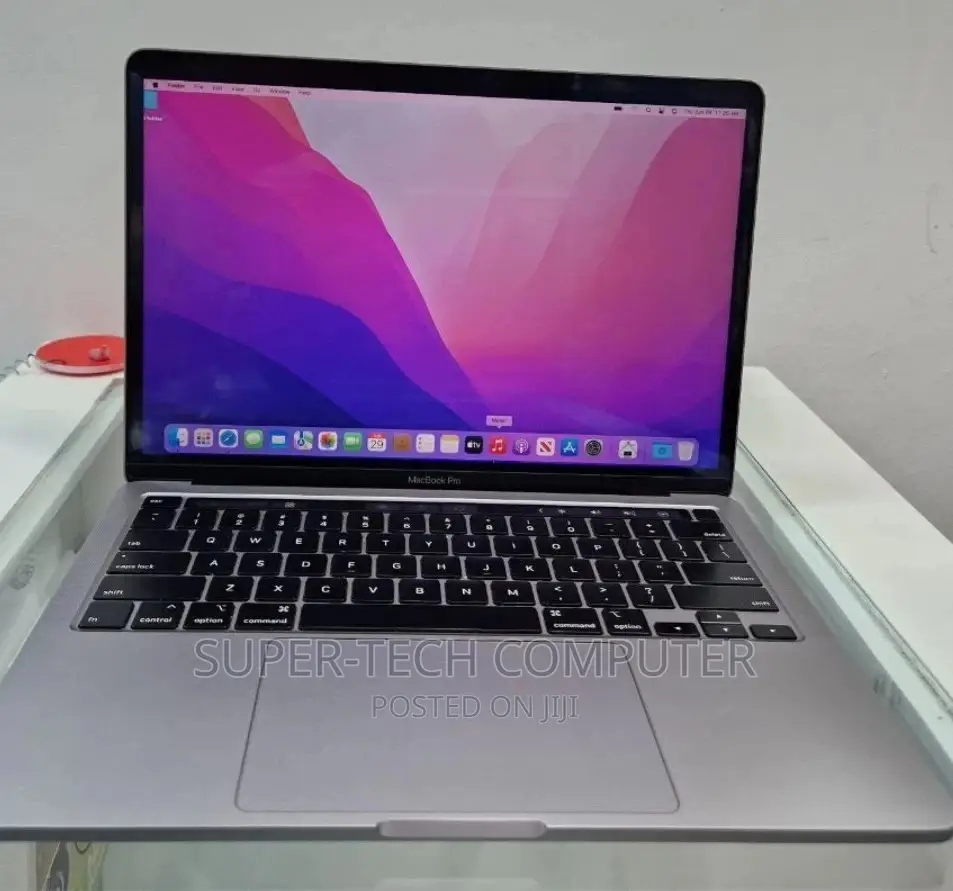 New Laptop Apple MacBook Pro 2020 M1 8GB Apple M1 Pro SSD 256GB