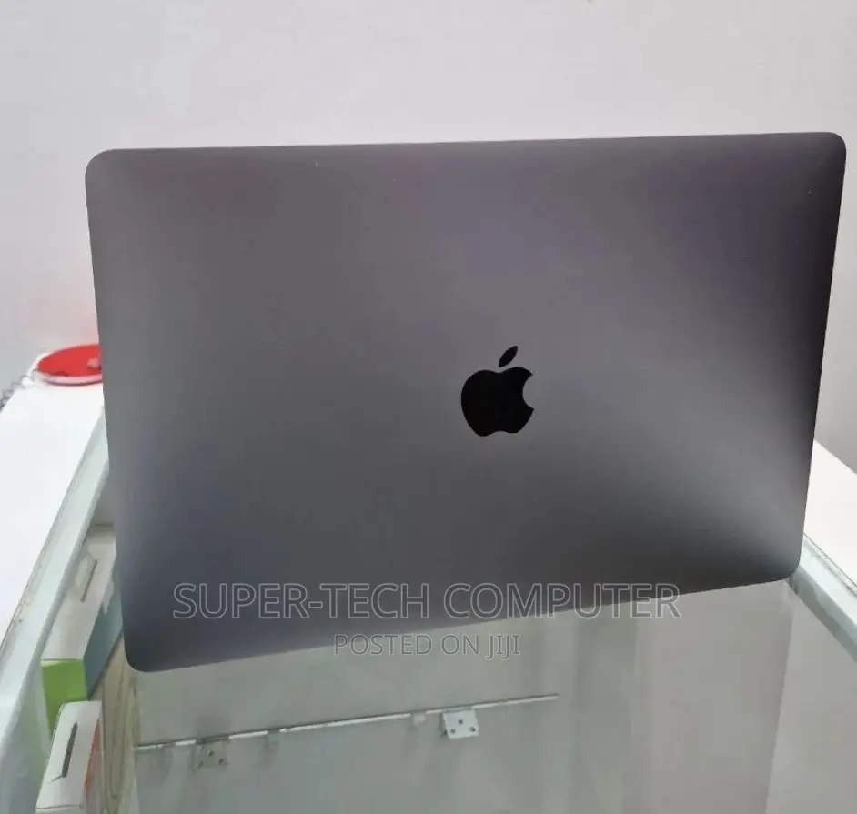 New Laptop Apple MacBook Pro 2020 M1 8GB Apple M1 Pro SSD 256GB
