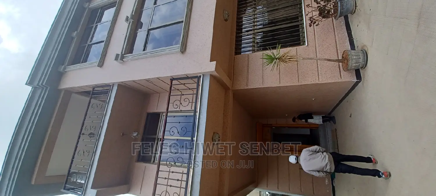 Furnished 5bdrm House in አአ, Bole for sale