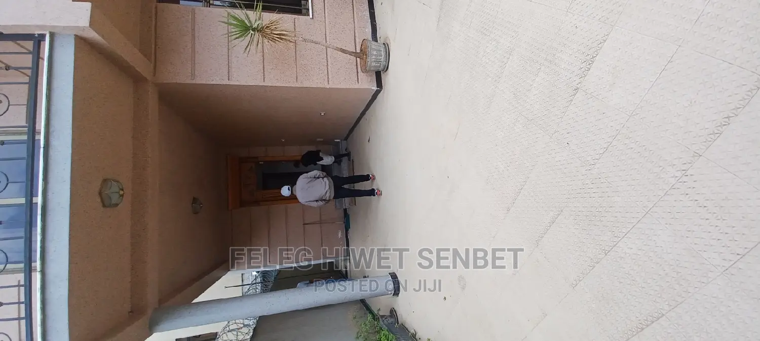 Furnished 5bdrm House in አአ, Bole for sale