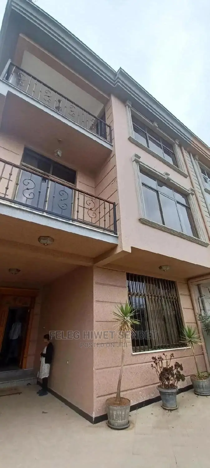 Furnished 5bdrm House in አአ, Bole for sale