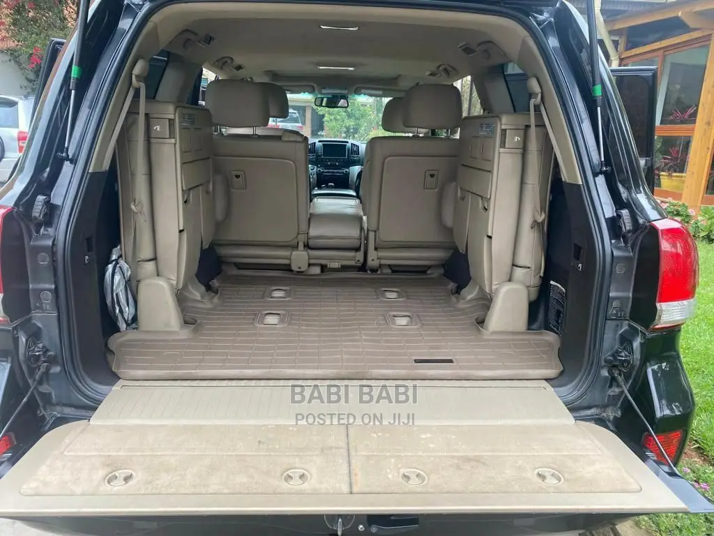 Toyota Land Cruiser 2011 Black