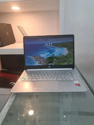 New Laptop HP 4GB AMD SSD 128GB