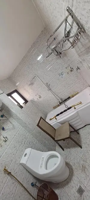 6bdrm House in አአ, Bole for sale