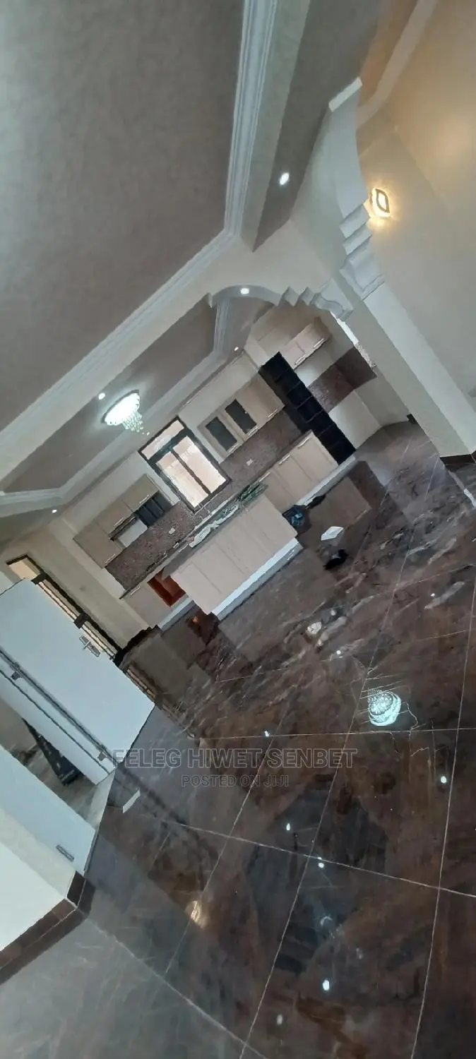 6bdrm House in አአ, Bole for sale