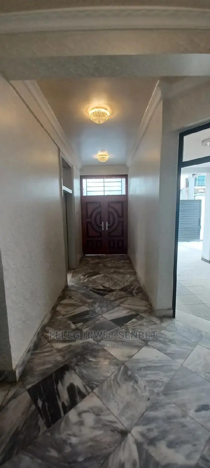 6bdrm House in አአ, Bole for sale