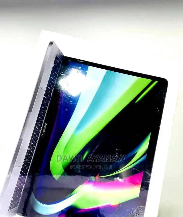 New Laptop 8GB Apple M1 Pro SSD 256GB