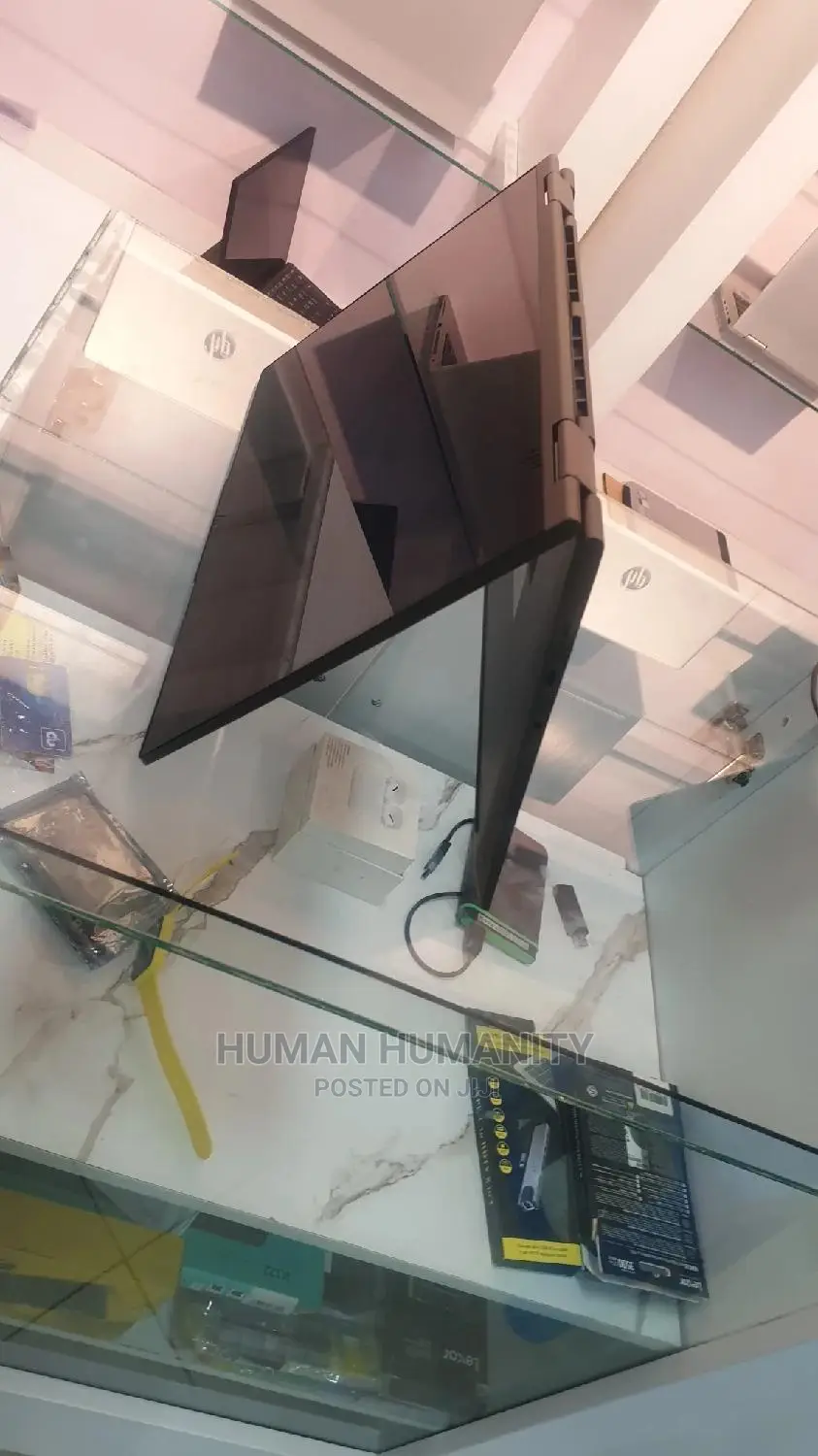 New Laptop Lenovo Yoga 700 12GB Intel Core I7 SSD 512GB