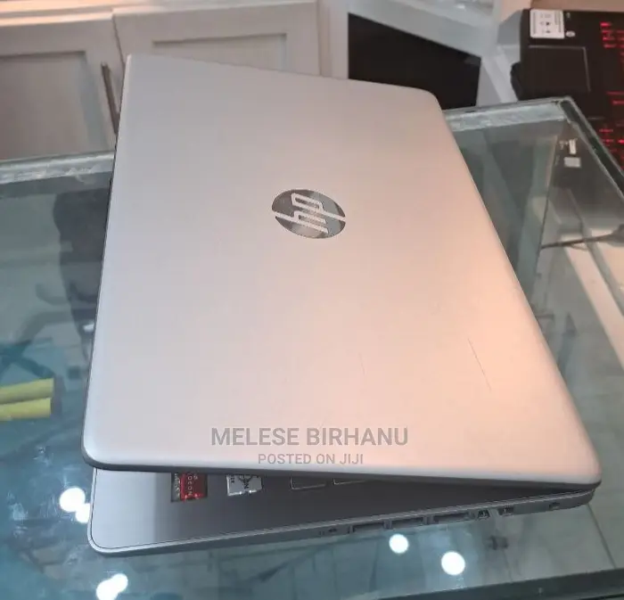 New Laptop HP 4GB AMD SSD 128GB