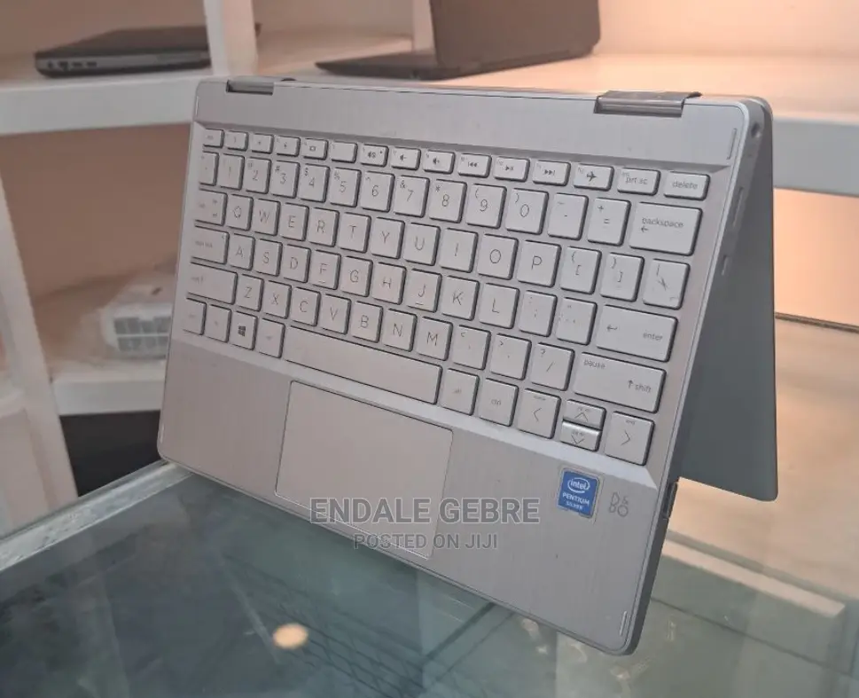 New Laptop HP Pavilion 10 4GB Intel Pentium SSD 256GB