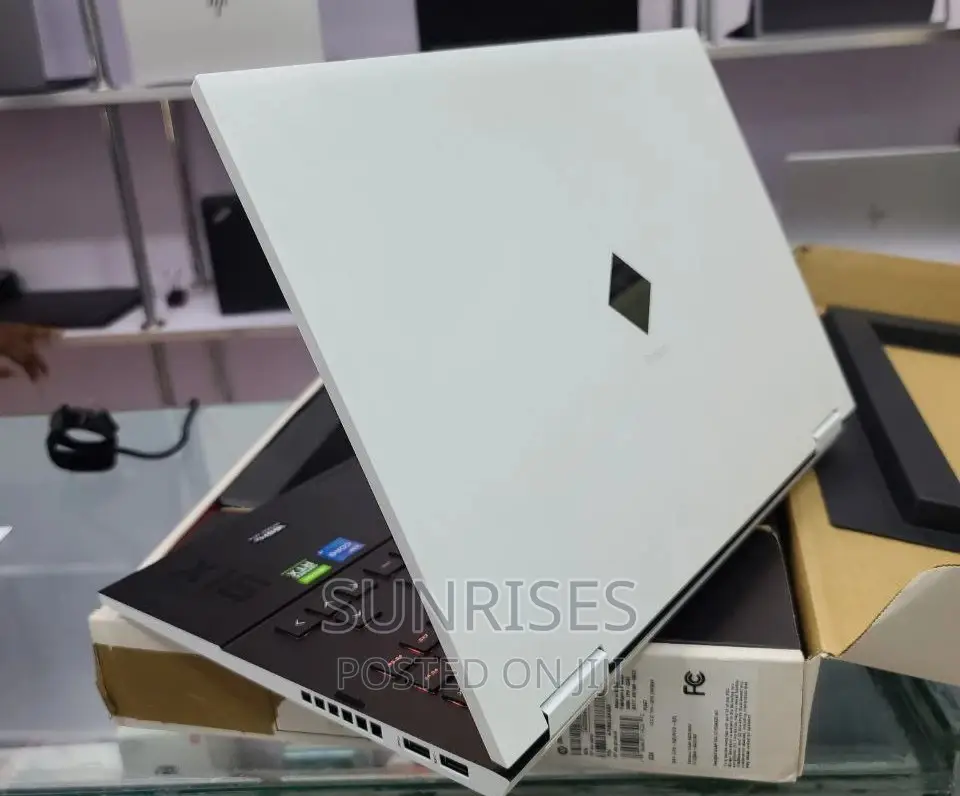 New Laptop HP Omen 15 16GB Intel Core I7 SSD 1T