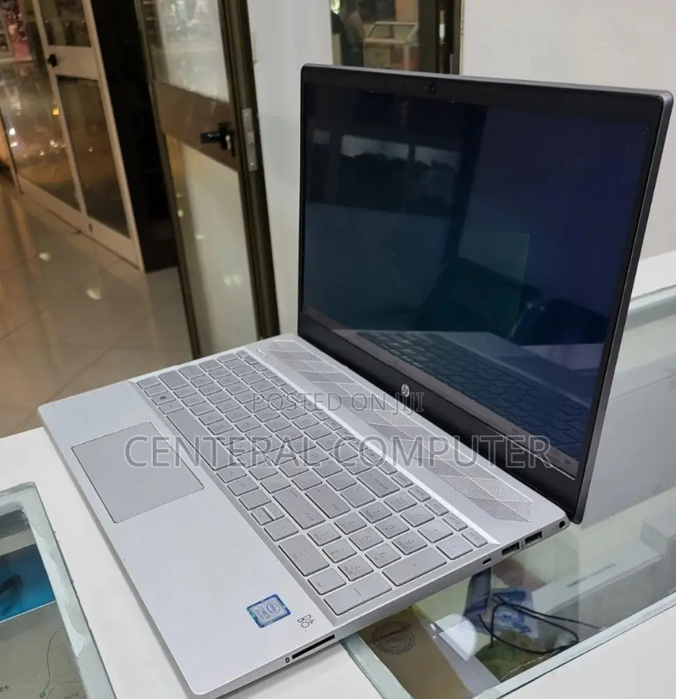 New Laptop HP 8GB Intel Core i5 HDD 1T