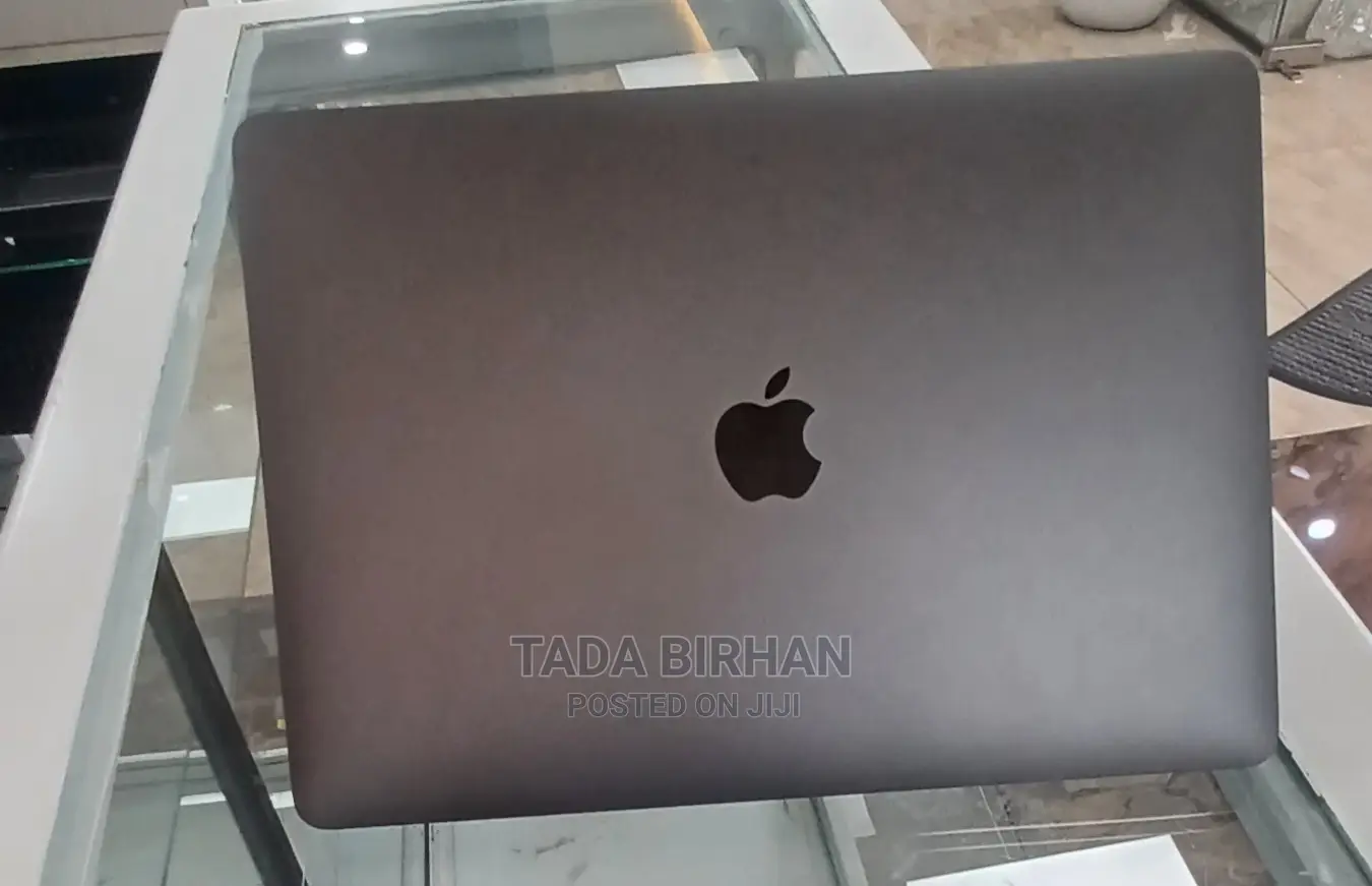 New Laptop Apple MacBook Pro 2021 M1 8GB Apple M1 Pro SSD 256GB