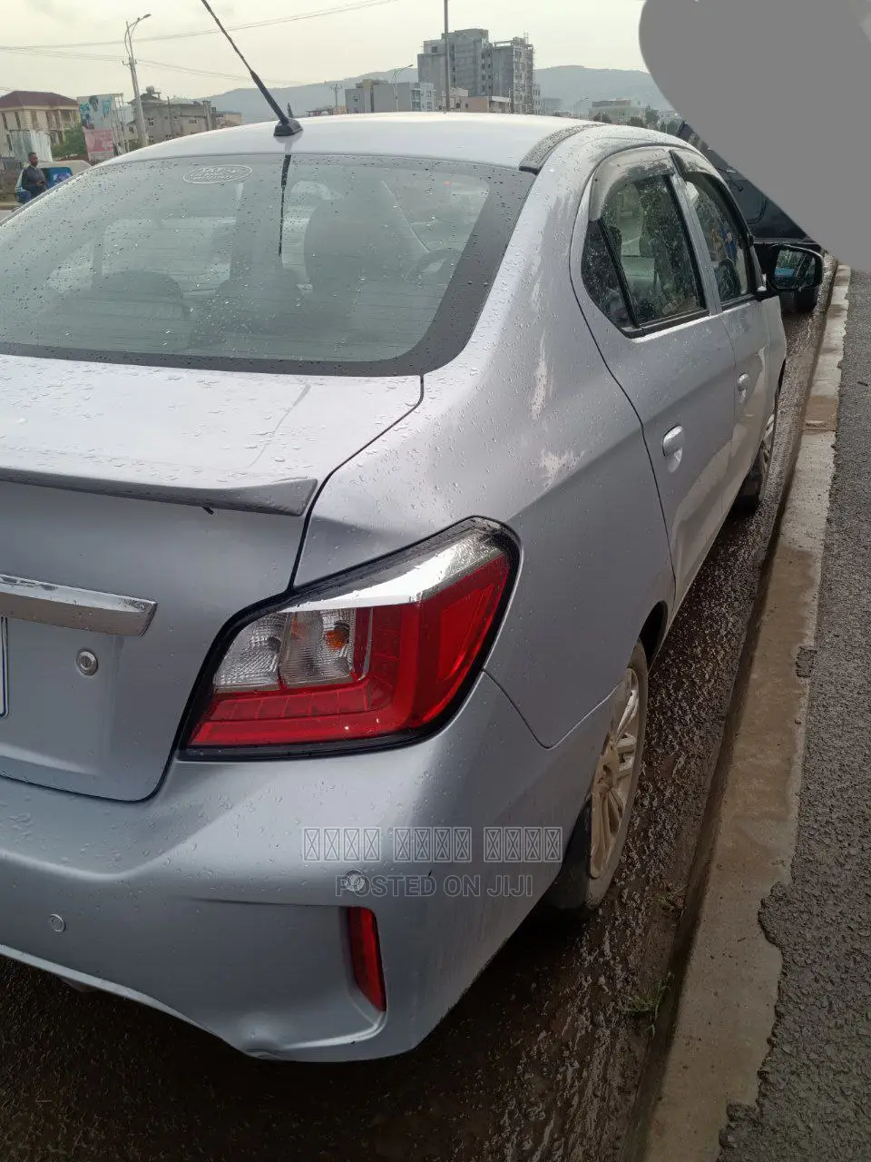 Mitsubishi Attrage 2021 Silver