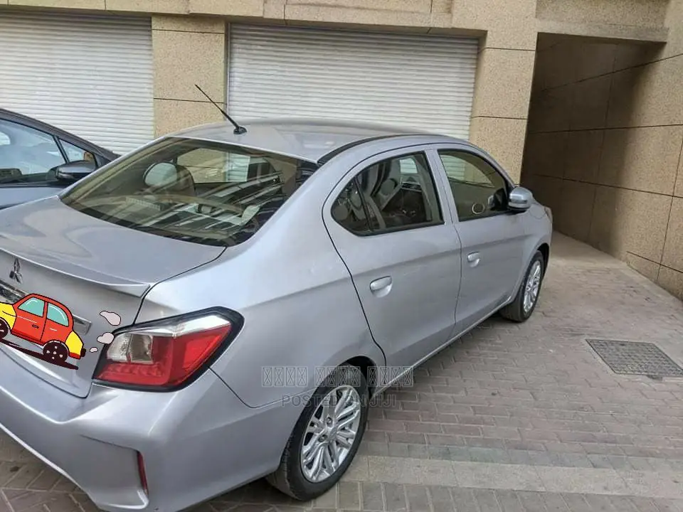 Mitsubishi Attrage 2021 Silver