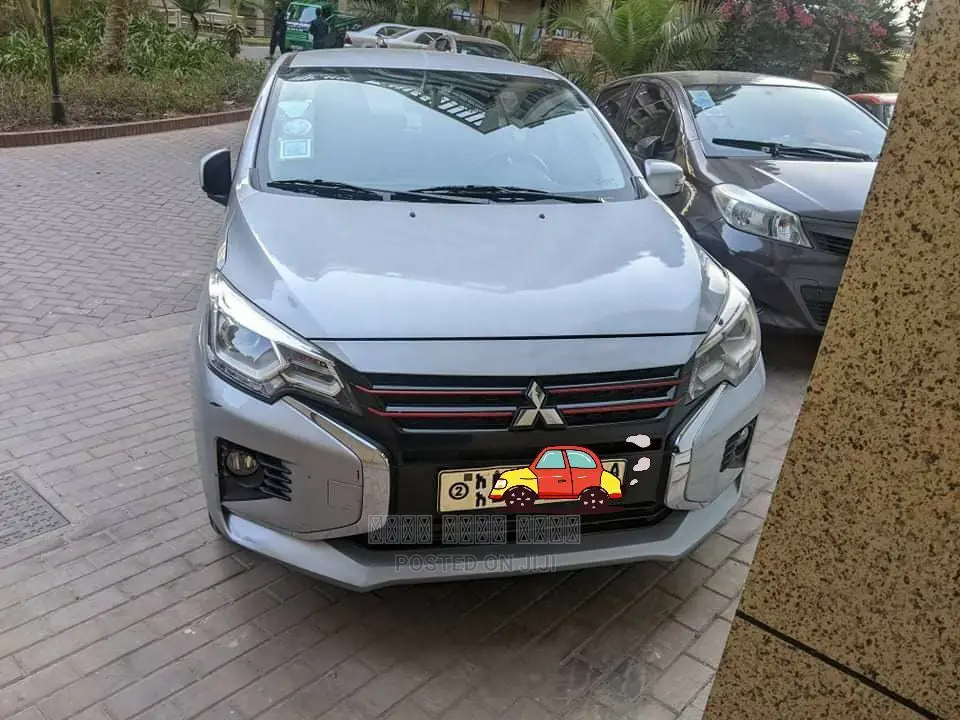 Mitsubishi Attrage 2021 Silver