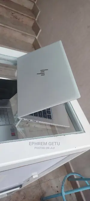 New Laptop HP EliteBook 830 G8 8GB AMD Ryzen 5 SSD 512GB